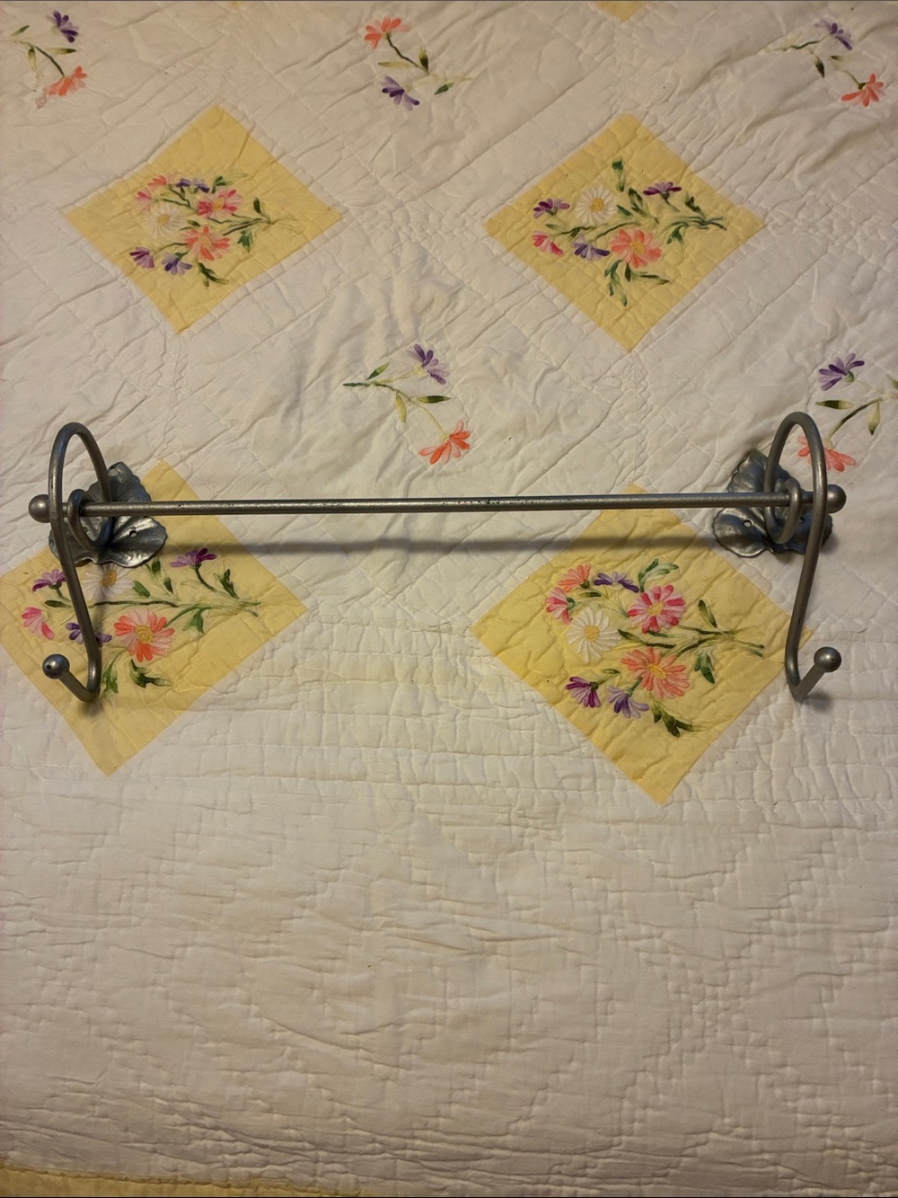 Rustic Silver Metal Wall Towel Bar with leaves & Hooks